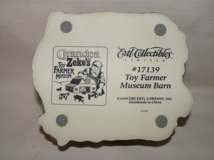 17139 Toy Farmer Museum Barn