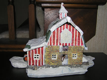 HO45BO Barn (lighted)